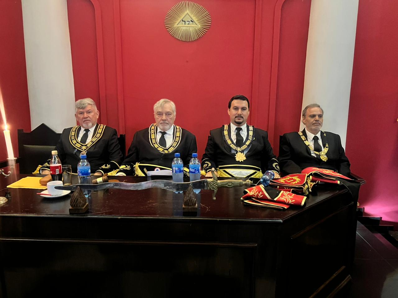 Tenida Magna Histórica - ¡3 logias levantaron columnas!